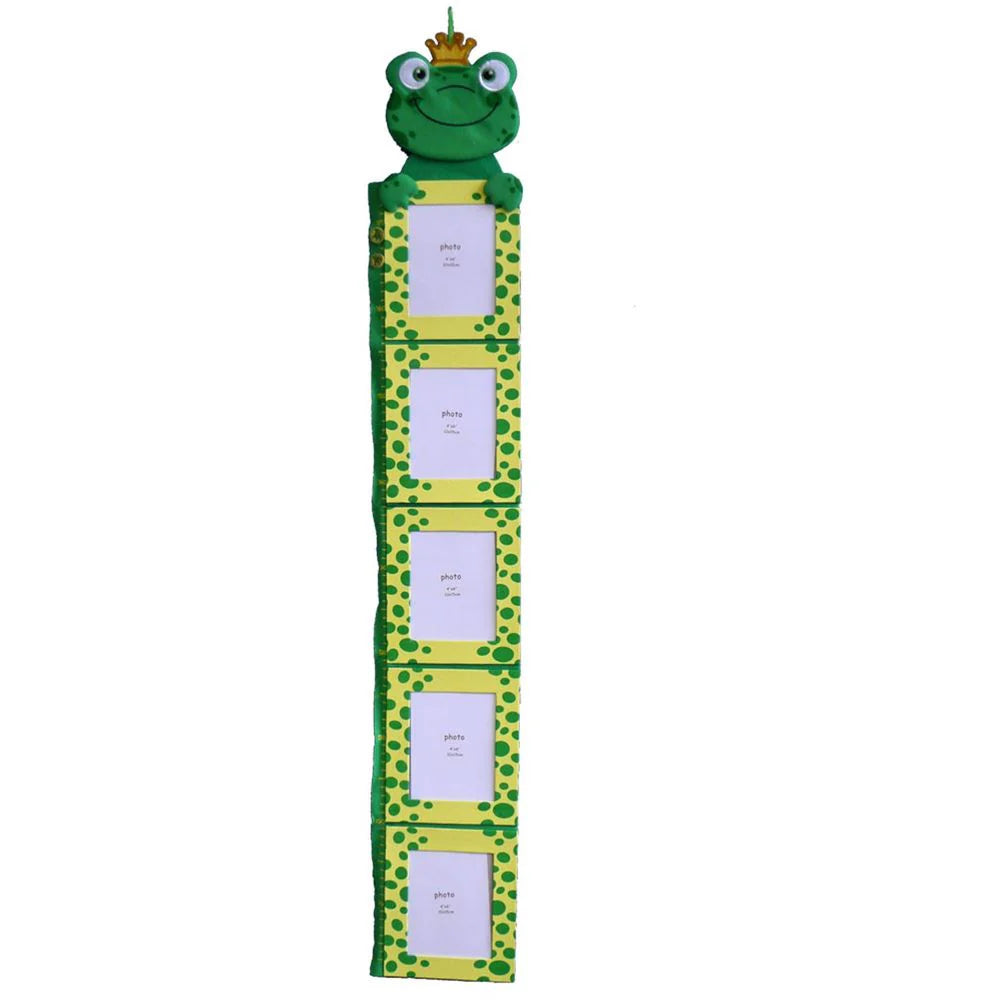 Frog-shaped magnetic strip with blank cards on a white background