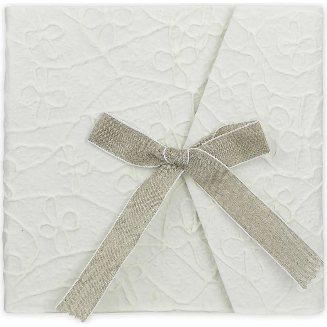 ZEP Letizia 5 White Textured Traditional 23x23 Photo Album - 14 Pages