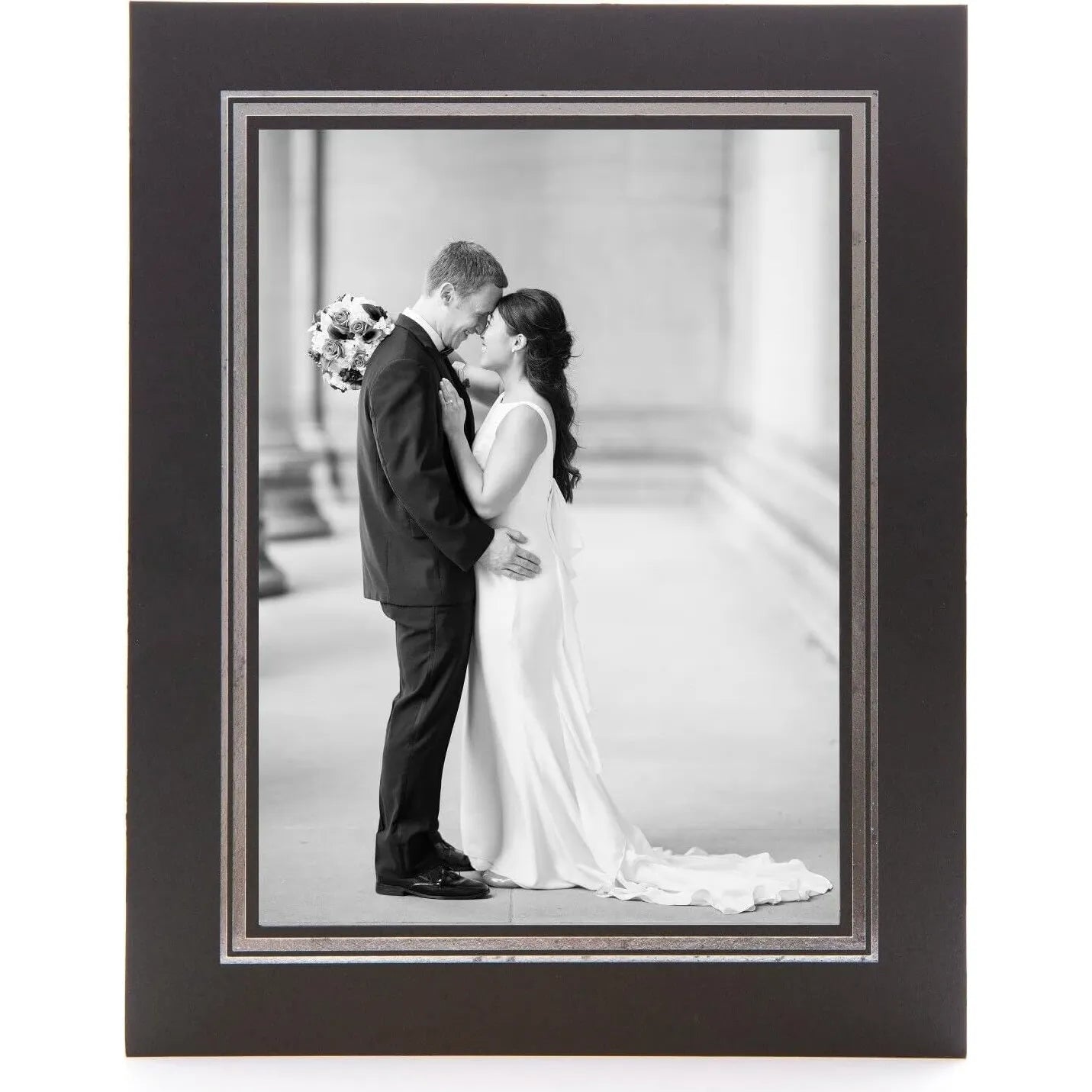 Kenro 6x4 Cardboard Strut Photo Mount – Black with Silver Border (Pack of 10)
