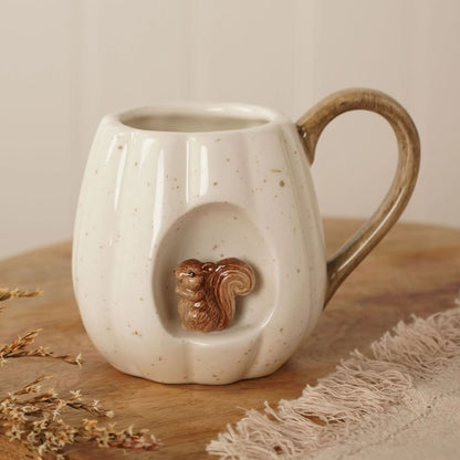 Country Living Insert Squirrel Mug – Textured Ceramic Wildlife Mug with Squirrel Design