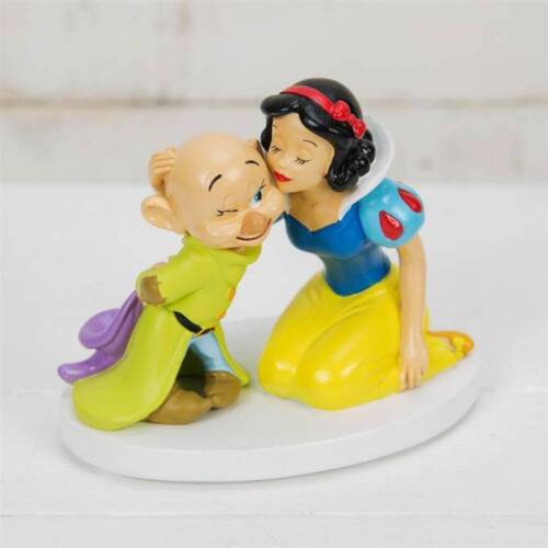 Disney Snow White & Dopey Figurine 9 x 10.8 x 6.8 cm