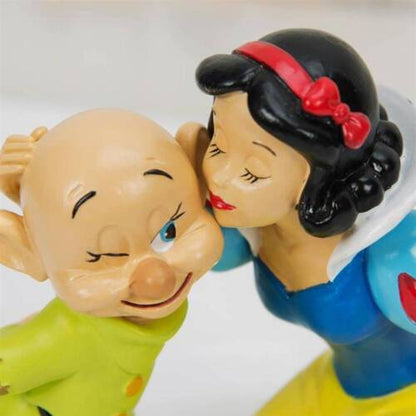 Disney Snow White & Dopey Figurine 9 x 10.8 x 6.8 cm