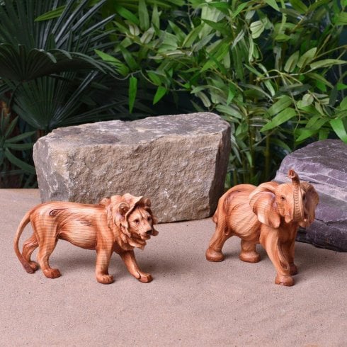 Naturecraft Prowling Lion Wood Effect Resin Figurine